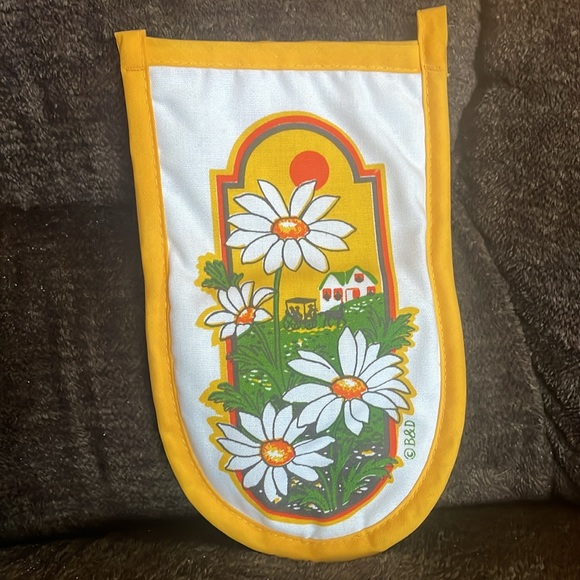 NWOT: Vintage MCM 70’s Floral MCM Oven/Range 3 Piece Set: 2 Mitts And Pot Holder - Picture 2 of 9